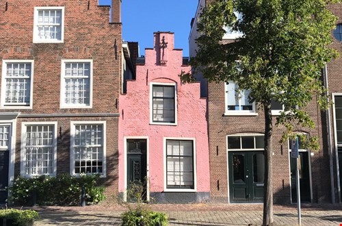 Het roze huisje op de Groenhazengracht Het roze huisje op de Groenhazengracht